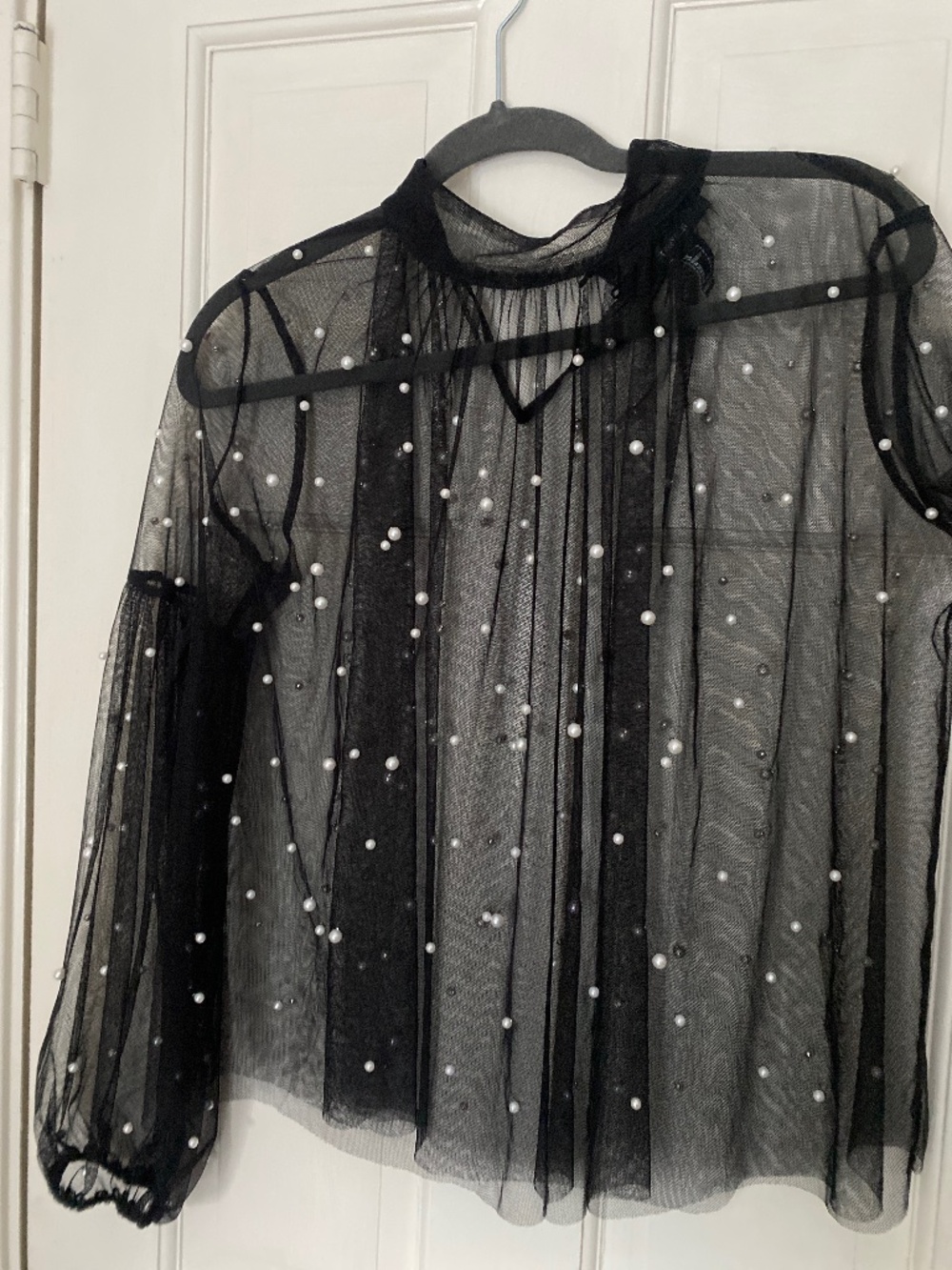 Sheer Pearl mom neck too long sleeve